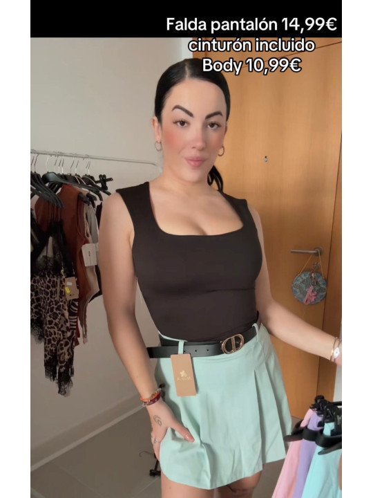 Falda pantalón con cinturón